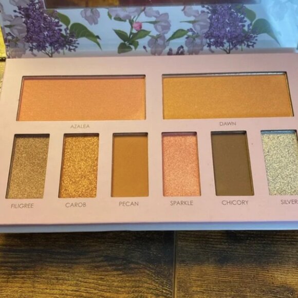 Seraphine Botanicals Sakura + Sage Vegan eyeshadow & blush palette - Picture 2 of 2